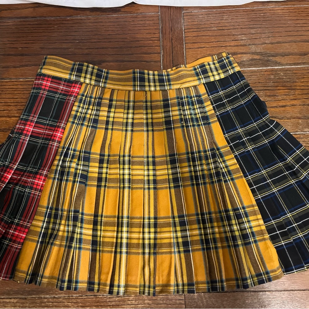 Zara Pleated Multi Colored Plaid Skirt Size Large Excellent Condition